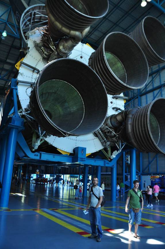 Motor de um foguete Apolo, em exposição no Kennedy Space Center, no Cabo Canaveral, na Flórida - EUA